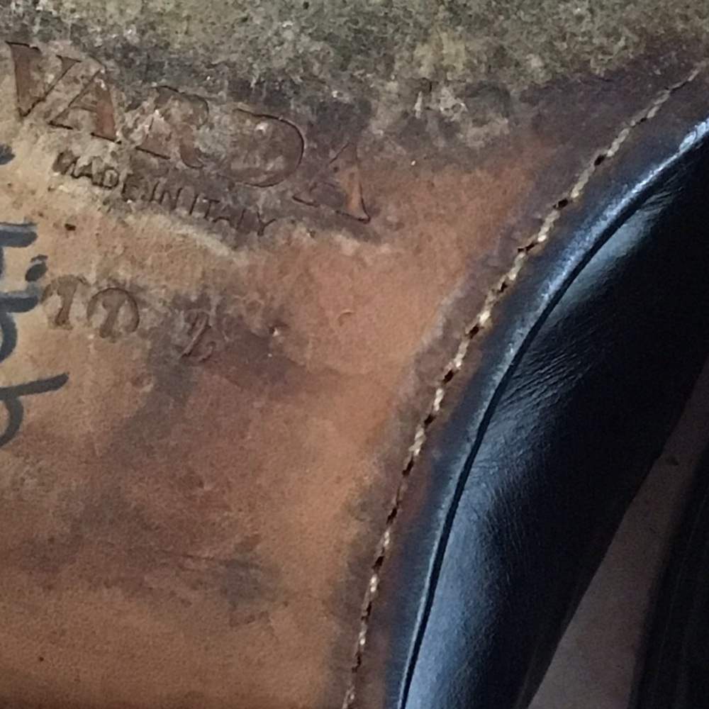 THE HAND CRAFTED WORLD OF VARDA Black Leather Loafers - Picture 7 of 8